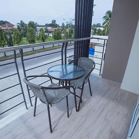 Rovira Suites Dumaguete City Esterno foto