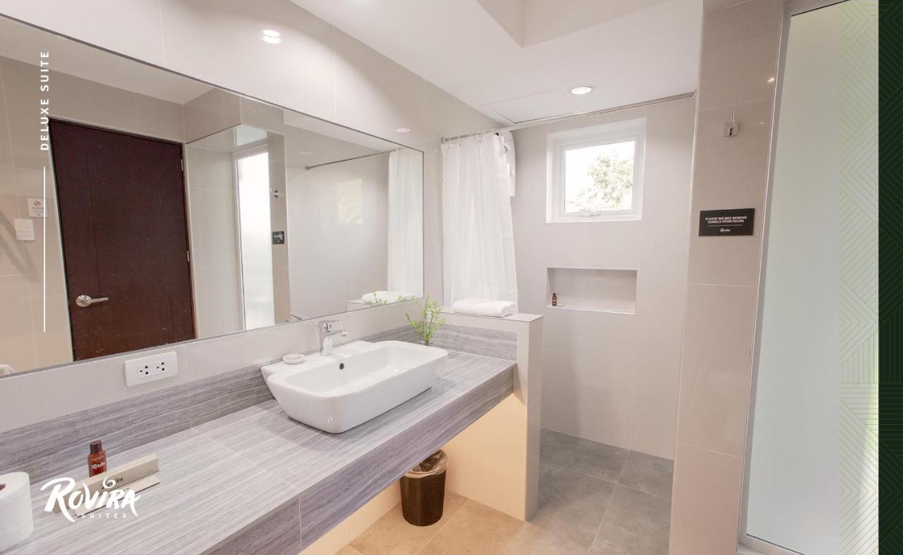 Rovira Suites Dumaguete City Esterno foto